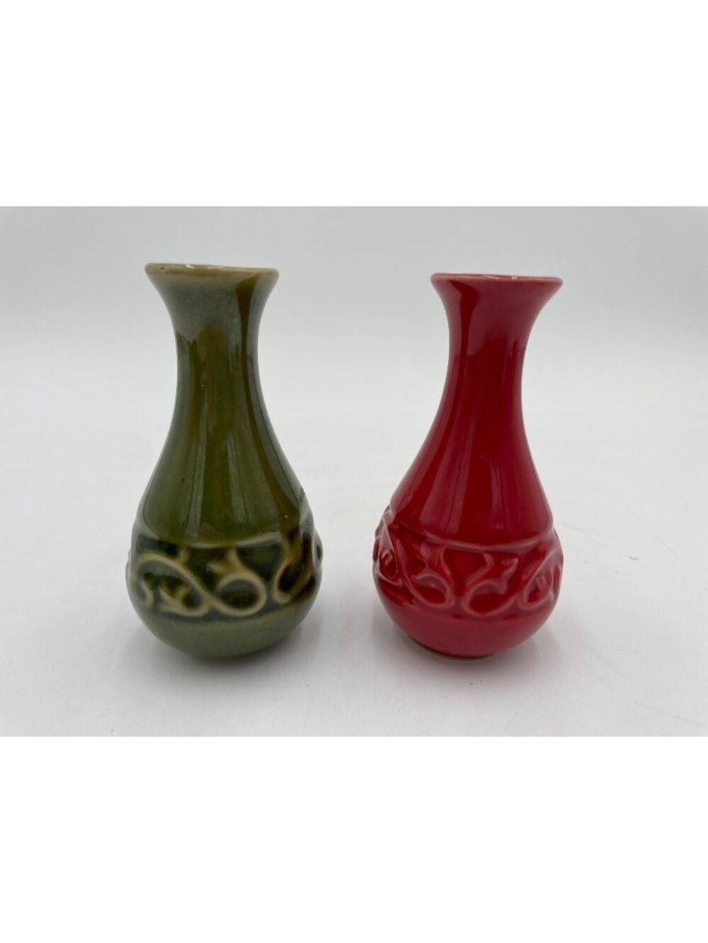 Elegant Expressions Mini Ceramic Vases Set Of 2 In Red & Green